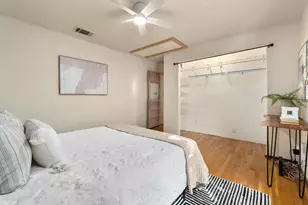 2403 E 11th St, Austin, TX 78702 - Photo 9