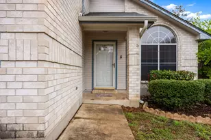 105 Golden Way Way, Universal City, TX 78028 - Photo 3