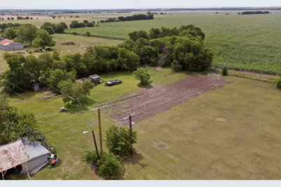 711 E Clark Street, Bartlett, TX 76511 - Photo 13
