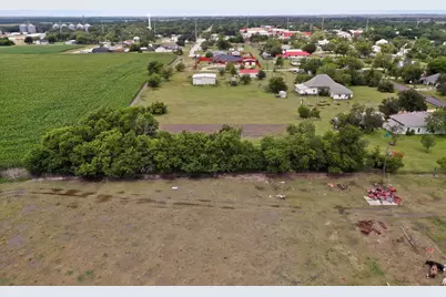 711 E Clark Street, Bartlett, TX 76511 - Photo 9