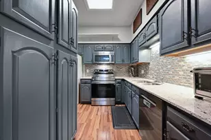 1910 Robbins Pl, Austin, TX 78705 - Photo 9