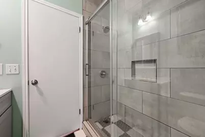 1910 Robbins Place #303, Austin, TX 78705 - Photo 15