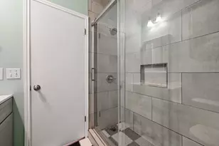 1910 Robbins Pl, Austin, TX 78705 - Photo 15