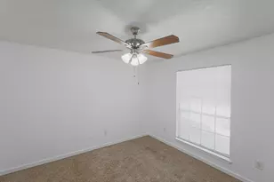 2430 Cromwell Cir, Austin, TX 78741 - Photo 13