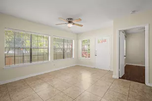 712 W 21st St, Austin, TX 78705 - Photo 3