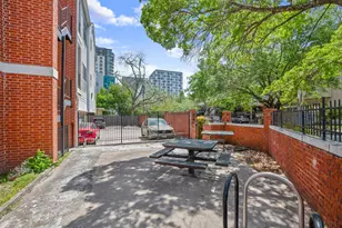 712 W 21st St, Austin, TX 78705 - Photo 15