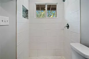 7405 Eastcrest Dr, Austin, TX 78752 - Photo 23