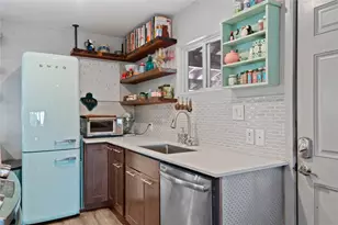 7405 Eastcrest Dr, Austin, TX 78752 - Photo 7