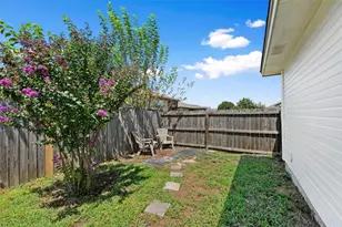 109 Calcite Ln, Jarrell, TX 76537 - Photo 39