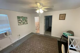 907 E 3rd St, Austin, TX 78702 - Photo 9