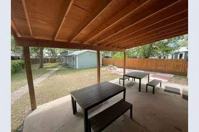 907 E 3rd Street, Austin, TX 78702 - Photo 11