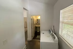 907 E 3rd St, Austin, TX 78702 - Photo 5