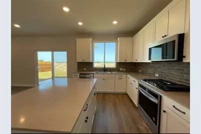 911 Gray Fox Loop, Hutto, TX 78634 - Photo 5