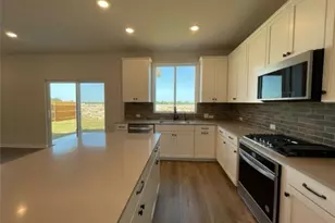 911 Gray Fox Loop, Hutto, TX 78634 - Photo 5