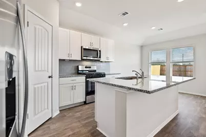 1702 Miller Terrace, Lockhart, TX 78644 - Photo 5