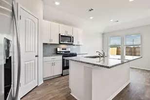 1702 Miller Ter, Lockhart, TX 78644 - Photo 5