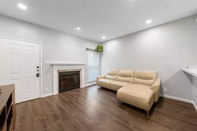 2414 Longview Street #202, Austin, TX 78705 - Photo 7