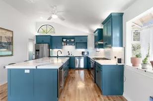 13805 Skyline Dr, Austin, TX 78732 - Photo 11