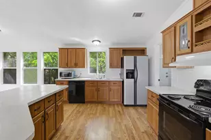376 Rae Ln, Jarrell, TX 76537 - Photo 11