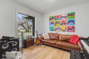 5803 Shoal Creek Blvd, Austin, TX 78757 - Photo 5