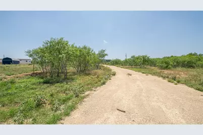 1121 Callihan Road, Luling, TX 78648 - Photo 5