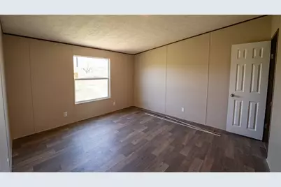 1121 Callihan Road, Luling, TX 78648 - Photo 15