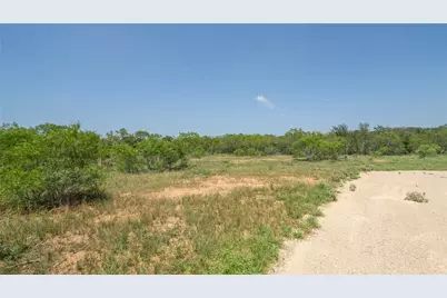 1121 Callihan Road, Luling, TX 78648 - Photo 5