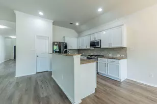 18705 Falcon Pointe Blvd, Pflugerville, TX 78660 - Photo 5