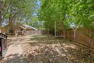 2908 Whisper Oaks Ln, Georgetown, TX 78628 - Photo 31