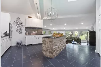 13204 Onion Creek Drive, Manchaca, TX 78652 - Photo 11