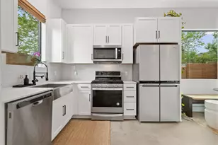 1710 Adina St, Austin, TX 78721 - Photo 9