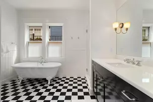 510 E 39th St, Austin, TX 78751 - Photo 17