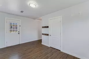 155 Travis Ln, Spicewood, TX 78669 - Photo 9