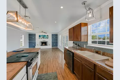 155 Travis Lane, Spicewood, TX 78669 - Photo 5