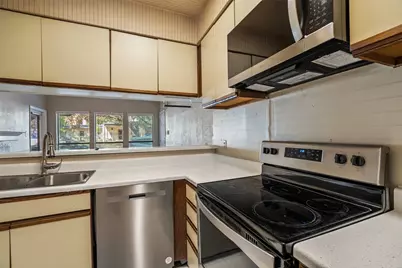 807 W 25th Street #104, Austin, TX 78705 - Photo 9