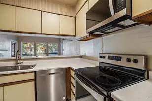 807 W 25th St, Austin, TX 78705 - Photo 9