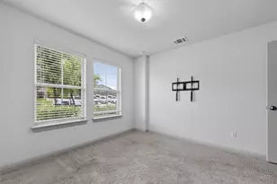125 Caterpillar Ln, Georgetown, TX 78628 - Photo 5