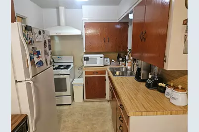 1003 Gilmore Street, Taylor, TX 76574 - Photo 9