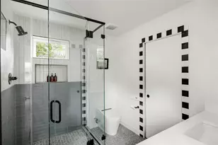 43 Lynn St, Austin, TX 78702 - Photo 19