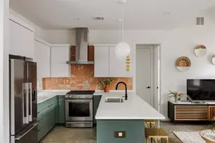 43 Lynn St, Austin, TX 78702 - Photo 9