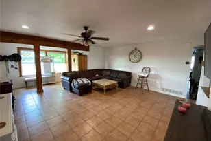 407 Alta Vista Dr, Bastrop, TX 78602 - Photo 1