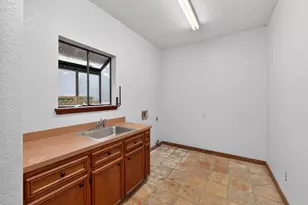 222 Indiana Rd, Lockhart, TX 78644 - Photo 9