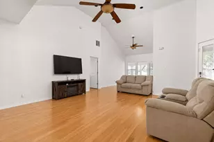 204 Deer Creek Cir, Dripping Springs, TX 78620 - Photo 5