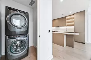 610 Davis St, Austin, TX 78701 - Photo 11