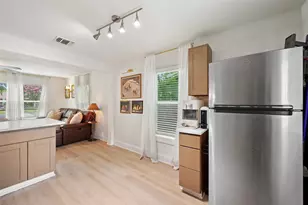 1103 Brass St, Austin, TX 78702 - Photo 13