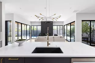 700 Wayside Dr, Austin, TX 78703 - Photo 11