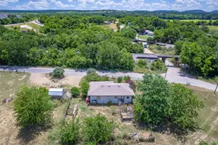 1104 S Boundary St, Burnet, TX 78611 - Photo 21