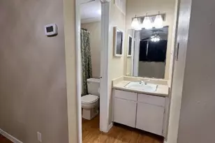 202 E 32nd St, Austin, TX 78705 - Photo 9