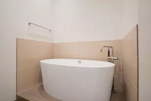 555 E 5th St, Austin, TX 78701 - Photo 35