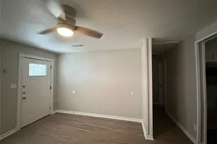 101 S Lockhart St, Manor, TX 78653 - Photo 5